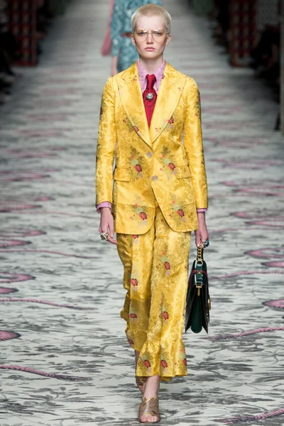 Look 14
